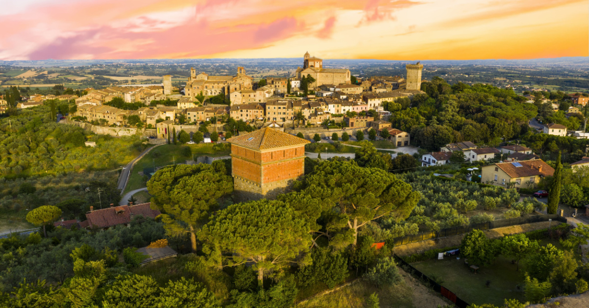 La perla della Val di Chiana è un piccolo borgo medievale, ancora oggi ricco di storia e tradizioni | PaeesiOnLin