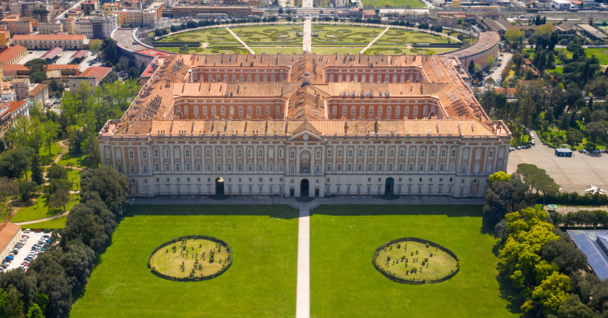 La reggia più grande al mondo è in Italia: supera persino Versailles