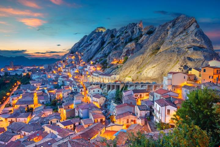 Ha conquistato anche il re dell'horror mondiale: a questo borgo italiano neanche Stephen King ha resistito, e lo ha messo a pagina 520