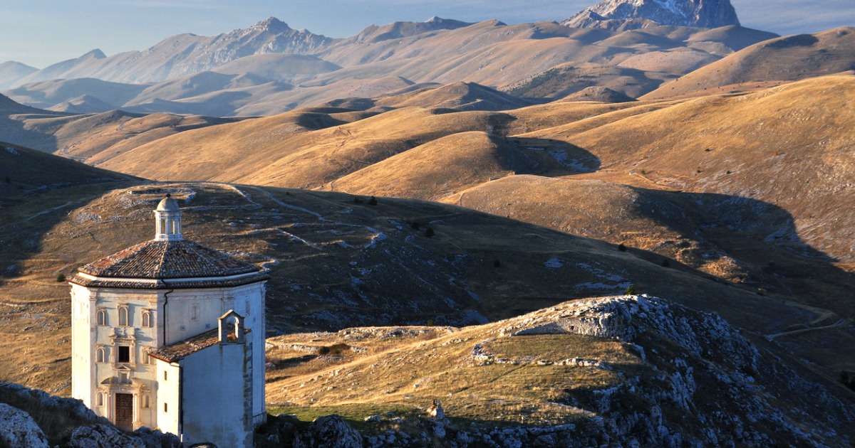 Vuoi vivere un’esperienza fiabesca? Ecco Rocca Calascio, il suo castello ti farà perdere la testa! | paesionline