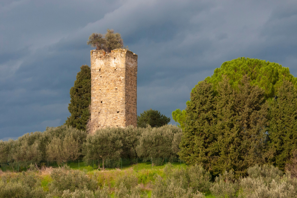 Tra il Valdarno ed il Chianti c'è una piccola oasi di serenità: questo borgo toscano è benedetto dalla natura