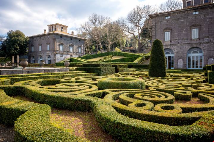 A pochi passi da Roma c’è un magnifico labirinto che vi farà “perdere la testa”