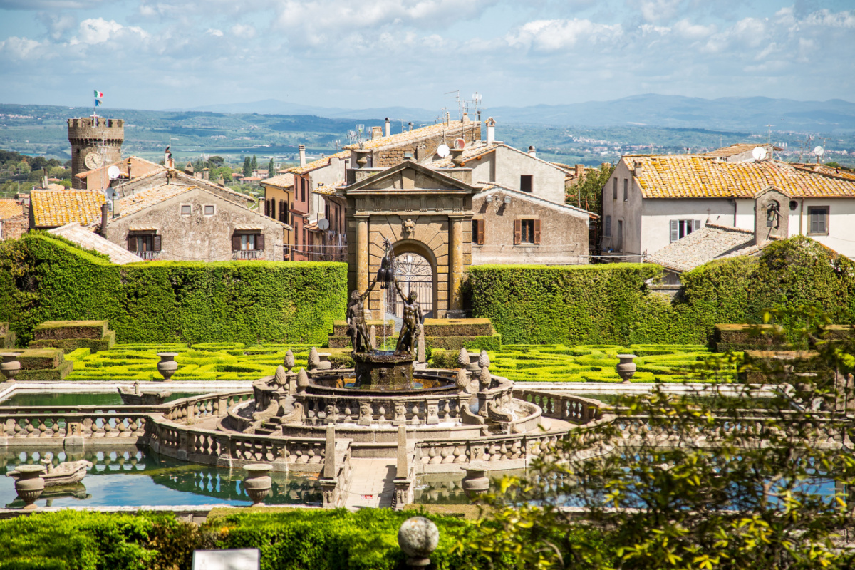 vista fontanile e paese villa lante