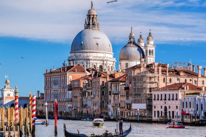 Vuoi andare a Venezia? Fra poco ti costerà 5 euro! La notizia assurda ha scatenato le critiche|PaesiOnLine
