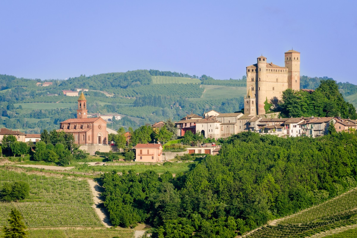 Un gioiello medievale nel paradiso delle Langhe: questo antico borgo nascosto è un patrimonio del Piemonte | PaesiOnLine