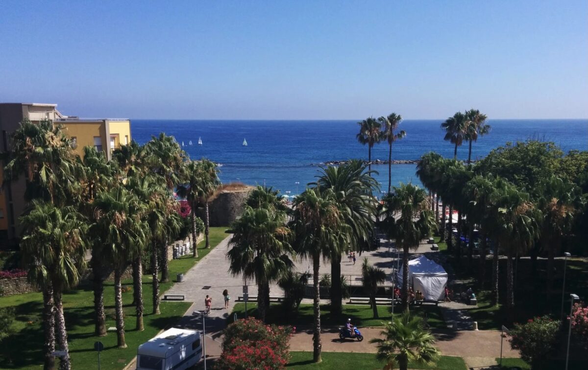 Reperti romani e mare d'autunno: questo borgo in Liguria non sfigura nemmeno di fronte alle Cinque Terre 