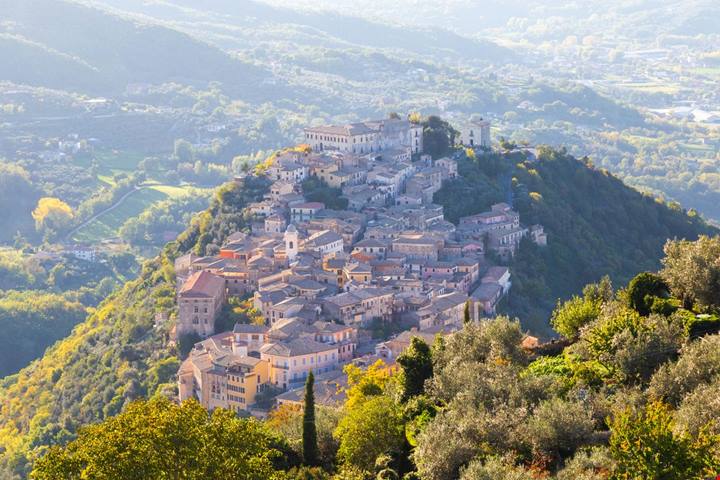 Arpino, il borgo della Ciociaria che ha dato i natali a Cicerone tra mura ciclopiche e tradizioni secolari