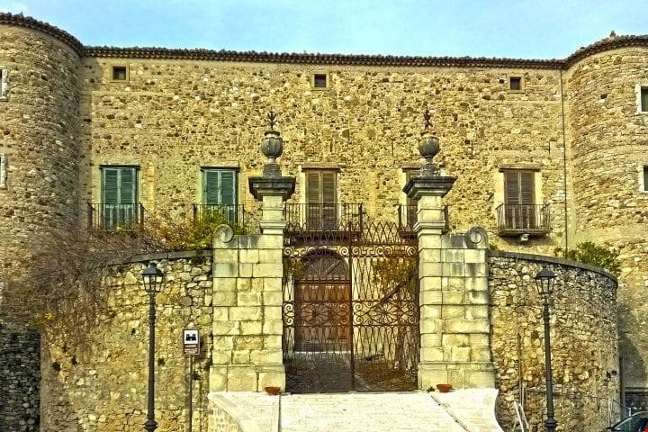 Nemmeno 1000 abitanti ma una storia davvero profonda: questo borgo in provincia di Avellino nasconde un fascino davvero unico|PaesiOnLine
