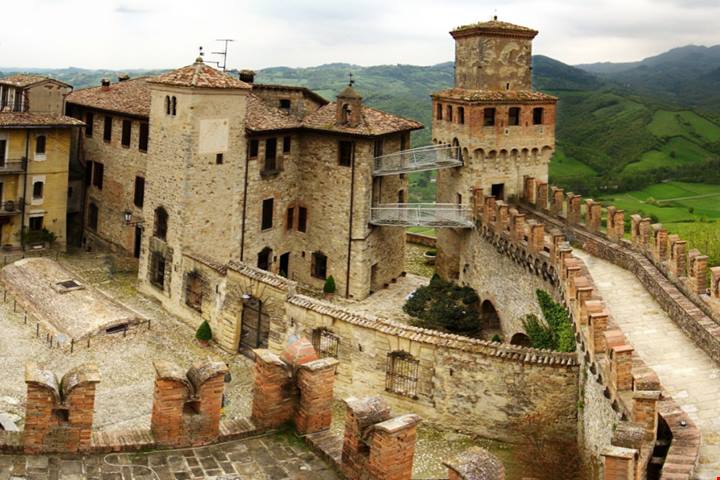 Se il Medioevo avesse una capitale, sarebbe questo borgo di 5000 abitanti sulle colline vicino Piacenza