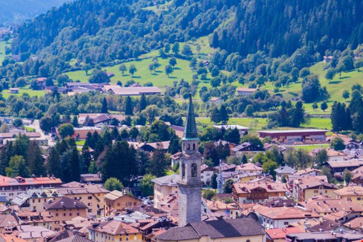 C'è un motivo se la chiamano la regina delle nevi! Questa deliziosa città in Trentino Alto Adige è tra le mete sciistiche più apprezzate del paese | PaesiOnLine
