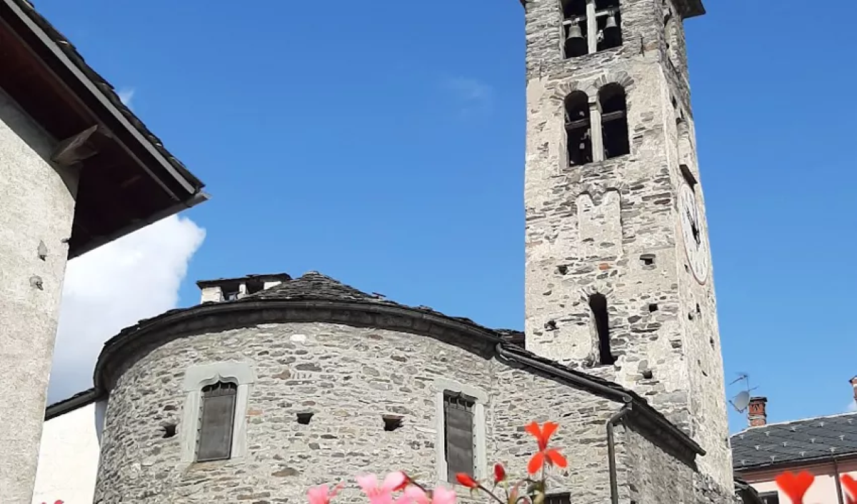 Tra le alte vette della Valle d’Aosta c’è un borgo alpino che custodisce antiche tradizioni e meraviglie naturali