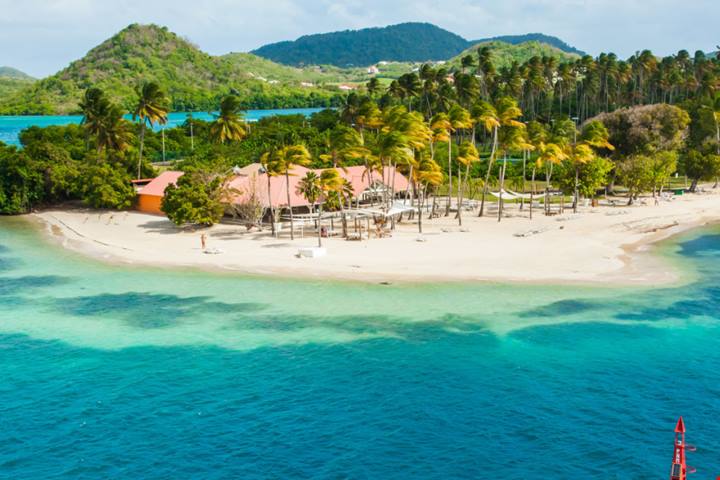 Il freddo è appena cominciato e già non lo sopporti più? Ecco un vero e proprio paradiso caraibico che puoi raggiungere anche senza passaporto | PaesiOnLine