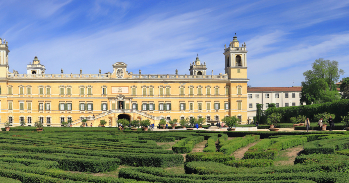 Sembra Versailles, ma siamo in Emilia Romagna! A due passi da Parma c'è un'antica ma ancora meravigliosa reggia tutta da scoprire | PaesiOnLine