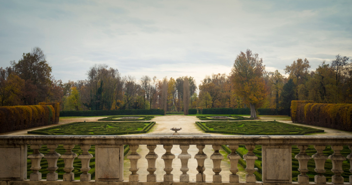 Sembra Versailles, ma siamo in Emilia Romagna! A due passi da Parma c'è un'antica ma ancora meravigliosa reggia tutta da scoprire | PaesiOnLine