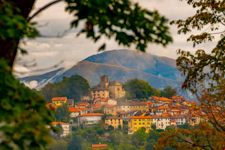 In provincia di Brescia c'è un antico borgo fortificato dal fascino medievale, dove immergersi nel passato e godere di un'atmosfera unica | PaesiOnLine