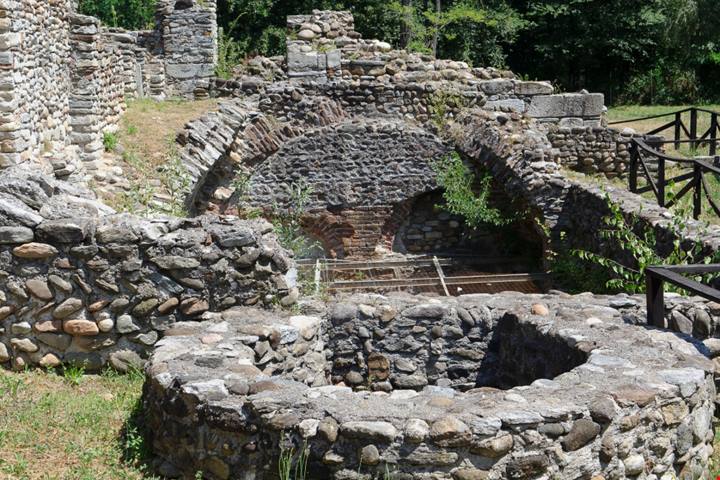 Nascosto nella provincia di Varese, in Lombardia, c'è un piccolo borgo dall'incredibile valenza archeologica e storica | PaesiOnLine