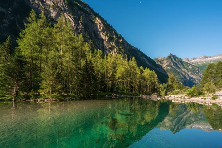 In Lombardia c'è una meravigliosa valle imbiancata dalla neve: la chiamano lo Yosemite italiano, ecco cosa fare in inverno | PaesiOnLine