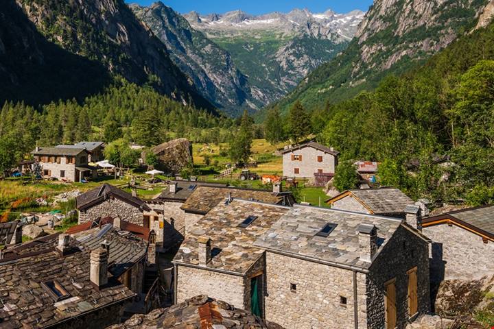 In Lombardia c'è una meravigliosa valle imbiancata dalla neve: la chiamano lo Yosemite italiano, ecco cosa fare in inverno | PaesiOnLine