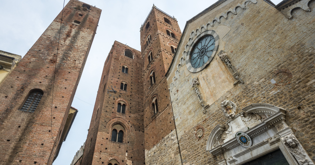 Tra mare e montagna c'è il borgo delle 100 torri della Liguria: custodisce un antico reperto divenuto ormai leggenda | PaesiOnLine
