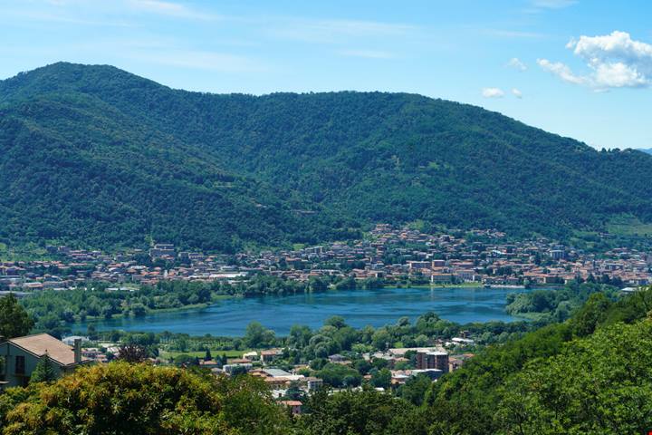 Il fascino accessibile del lago di Como: in questo borgo potrai scoprire il Lario low-cost (e bellissimo)