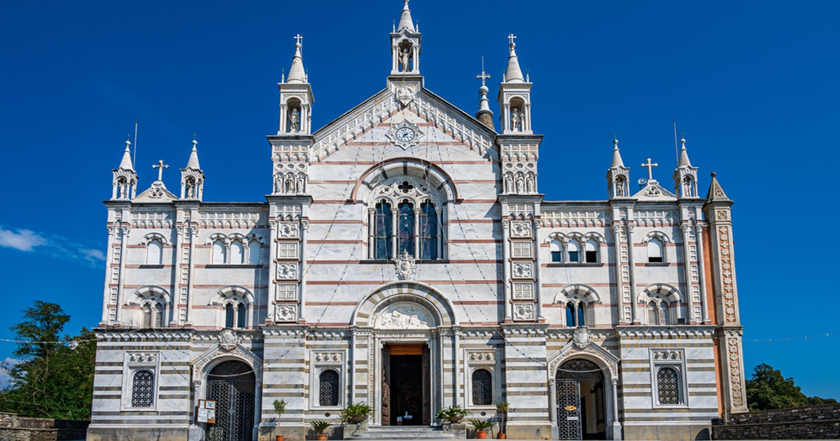 In Liguria c'è un meraviglioso santuario che offre un panorama unico sul Tigullio e Portofino: un'opera d'arte unica | PaesiOnLine