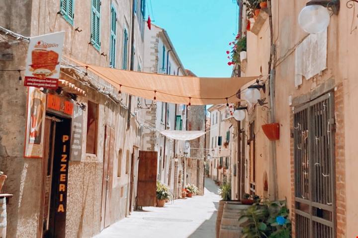 Vini pregiati e paesaggi d'autore: in Maremma c'è un antichissimo borgo medievale ancora affascinante come secoli fa | PaesiOnLine