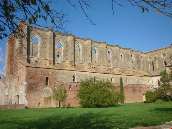 Abbazia di San Galgano Monticiano LAVINIA BERTI LAVINIA BERTI