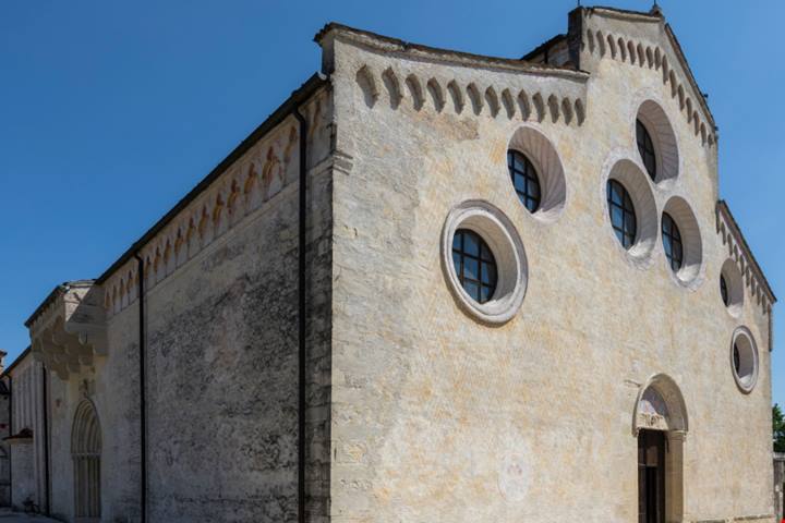 In Friuli Venezia Giulia c'è l'antico ma caratteristico borgo del mosaico: qui è racchiusa una tradizione secolare | PaesiOnLine