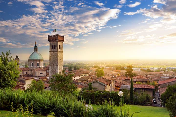 Tra i borghi più autentici del Lago di Como ce n'è uno estremamente autentico e dl fascino storico | PaesiOnLine
