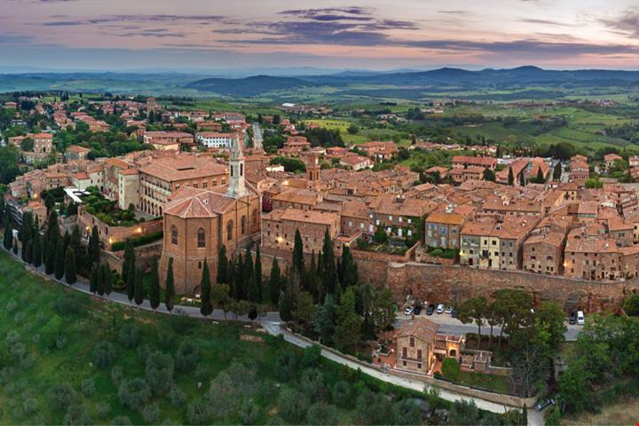 Paesaggi e leggende intrise di romanticismo: ecco i 5 borghi dell'amore in Italia da visitare per una gita all'insegna dei sentimenti | PaesiOnLine