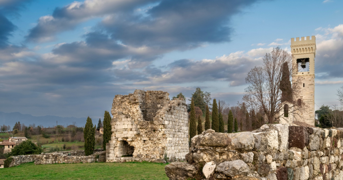 Setta antichi villaggi, un solo  meraviglioso borgo: si trova in Friuli Venezia Giulia tra panorami mozzafiato e fascino unico | PaesiOnLine