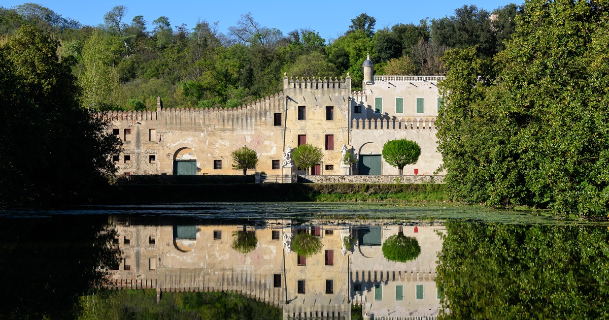 Sparsi tra le pieghe del Veneto ci sono 3 meravigliosi castelli medievali che raccontano l'essenza medievale della regione | PaesiOnLine