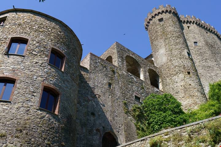 Tra le pieghe della Toscana alla ricerca di leggende ed avventure: ecco i 3 castelli dove potrai sentirti davvero un cavaliere | PaesiOnLine