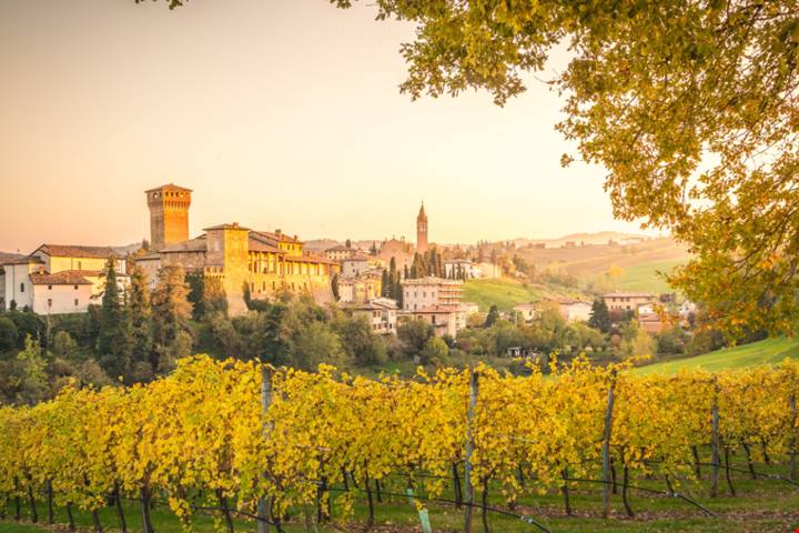 Questo meraviglioso borgo tra le colline intorno a Modena negli anni si è ritagliato un posto d'onore tra le bellezze del Bel Paese | PaesiOnLine