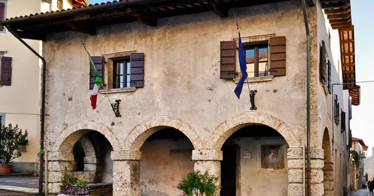 Viuzze in pietra, sinagoghe e... prosciutto! Questo borgo è tra i più gustosi di tutto il Friuli Venezia Giulia | PaesiOnLine