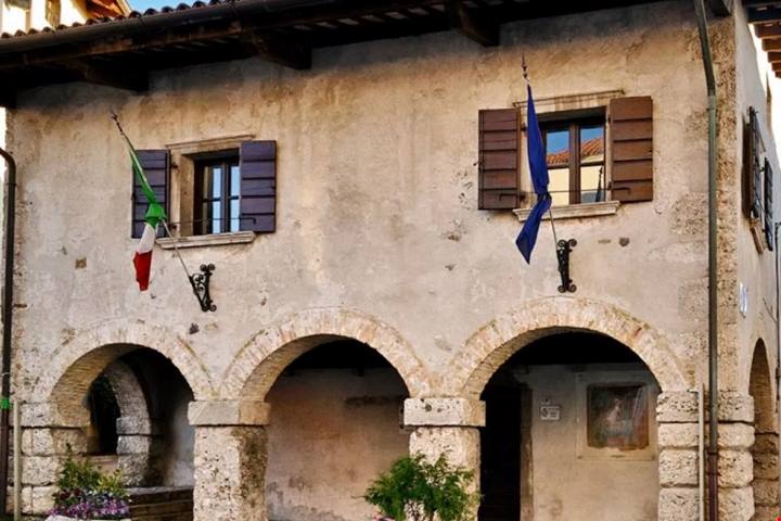 Viuzze in pietra, sinagoghe e... prosciutto! Questo borgo è tra i più gustosi di tutto il Friuli Venezia Giulia | PaesiOnLine