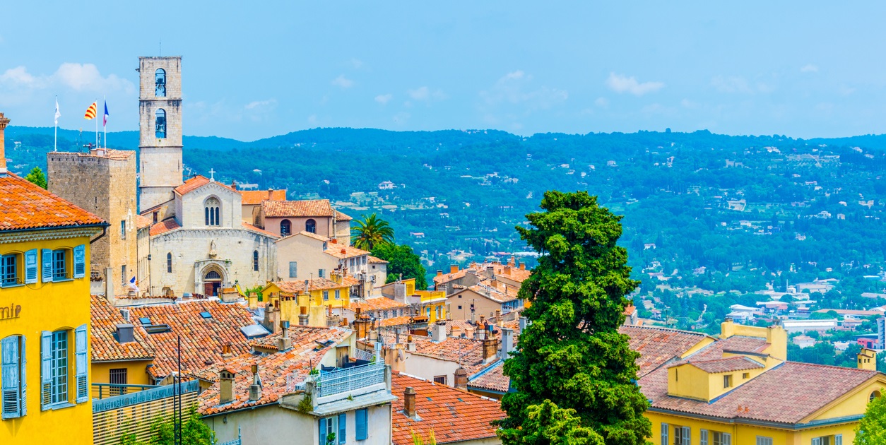 Non solo Nizza: 3 borghi medievali da scoprire a primavera nella riviera più chic d'Europa