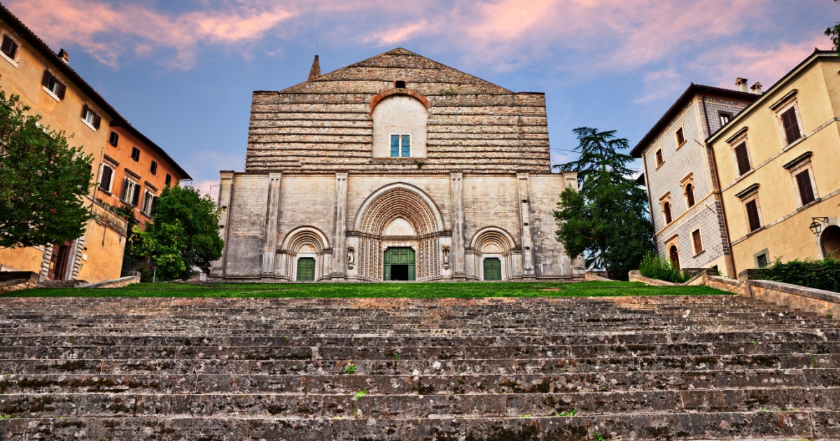 Nel cuore verde dell'Umbria è custodito un borgo medievale che pone le sue radici addirittura al 1200, ecco di quale parliamo | PaesiOnLine