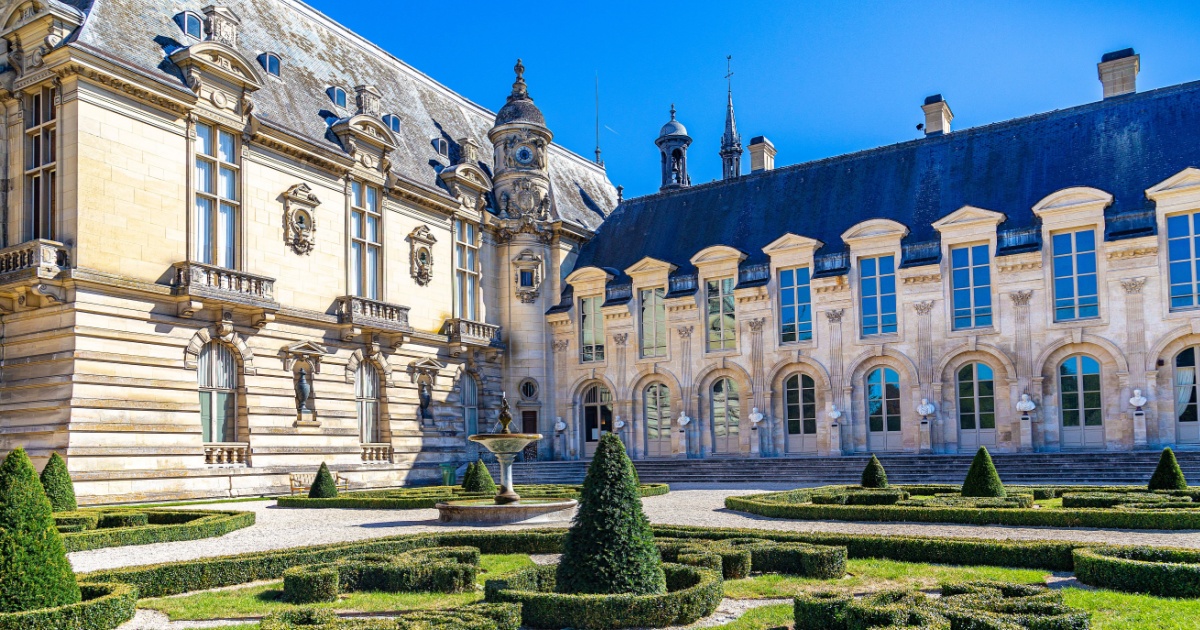 La meta per fetta per i golosi di tutto il mondo: ma oltre ad aver inventato la crema, questa città in Francia ha tante meraviglie da offrire | PaesiOnLine