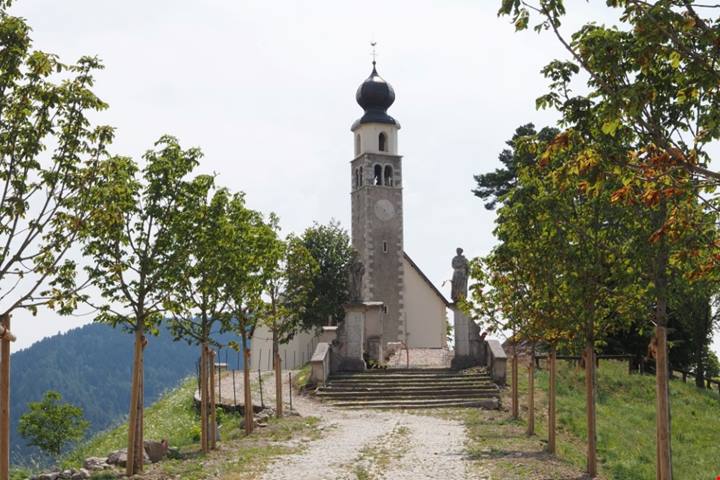 Un'esperienza meravigliosa a contatto con l'essenza pura del Trentino Alto Adige: ecco il borgo dove potrai rigenerarti guardando le cime imbiancate | PaesiOnLine
