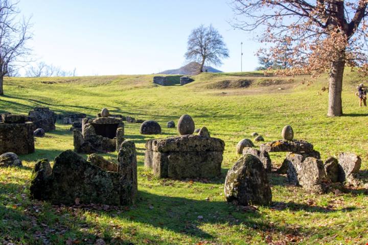 Le colline intorno a Bologna nascondono un'antica testimonianza del passaggio dei secoli, dagli etruschi fino alla seconda guerra mondiale | PaesiOnLine
