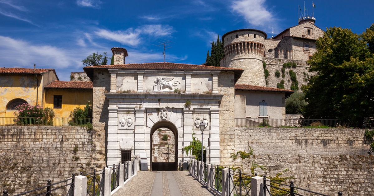 Tra antiche fortezze e borghi d'autore, i dintorni di Brescia sono un vero e proprio scrigno di tesori tutti da scoprire: ecco di quali parliamo | PaesiOnLine