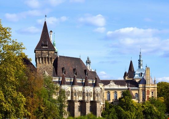 Castello Vajdahunyad Fonte: ©posztos (colorlab.hu) - Shutterstock ©posztos (colorlab.hu) - Shutterstock ©posztos (colorlab.hu) - Shutterstock