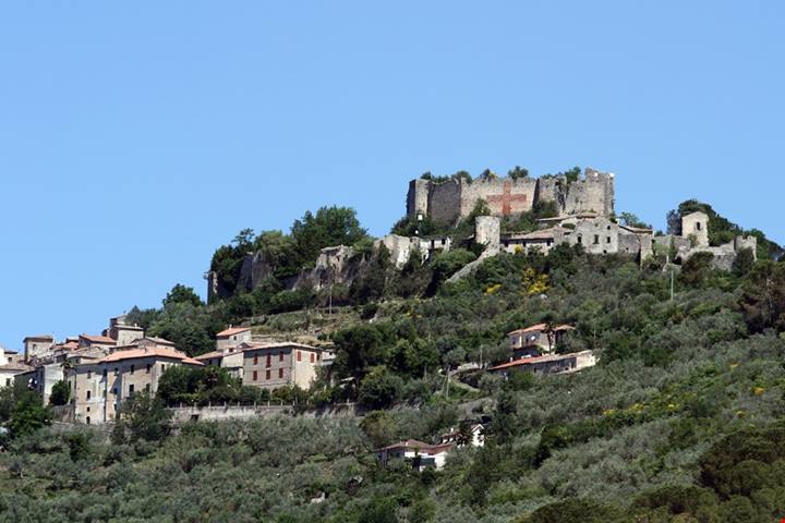 Il borgo di Cicerone è la sorpresa della Ciociaria dove scoprire castelli longobardi e isole che si muovono