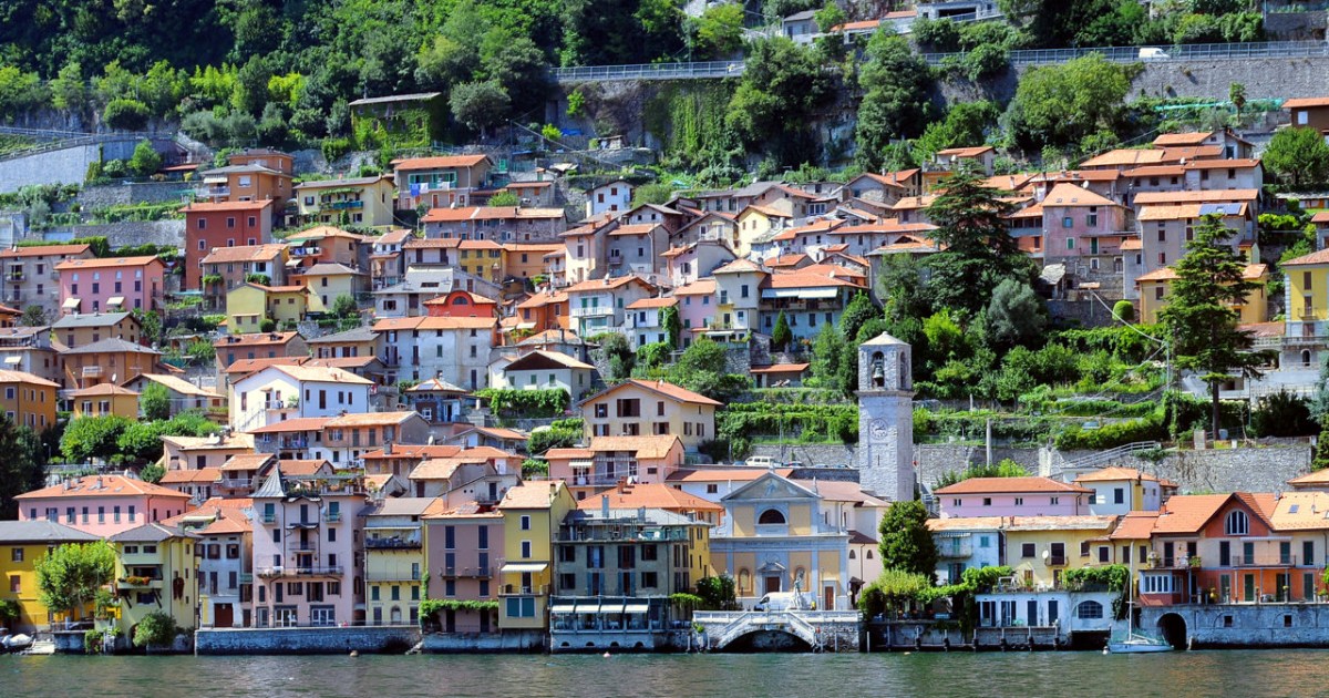 Si dice che il borgo più romantico del Lago di Como sia questo pittoresco centro antico a circa 10 km da Como | PaesiOnLine
