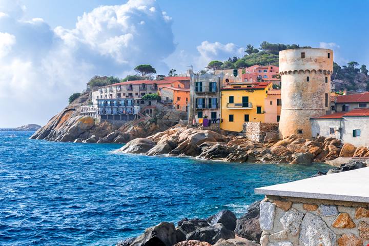 In Italia ci sono almeno 5 isole meravigliose da visitare quest'estate, senza scomodare la Sardegna | PaesiOnLine