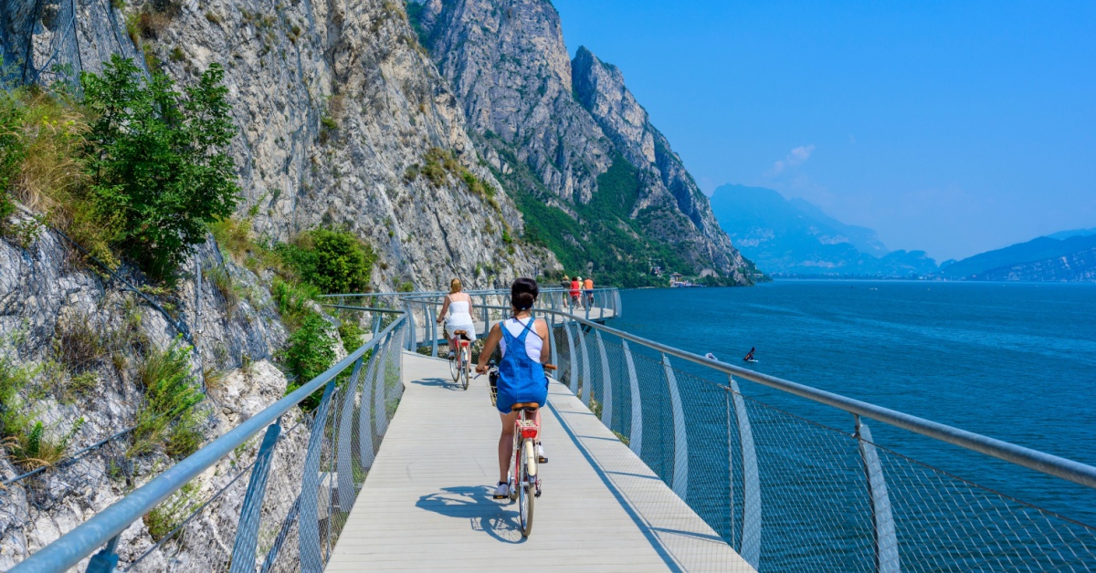 La pista ciclabile più bella del mondo? Si trova sul Lago di Garda: scopriamola insieme a Continental | PaesiOnLine