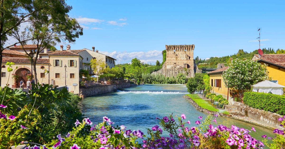 La pista ciclabile più bella del mondo? Si trova sul Lago di Garda: scopriamola insieme a Continental | PaesiOnLine