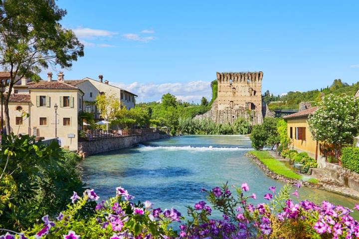 La pista ciclabile più bella del mondo? Si trova sul Lago di Garda: scopriamola insieme a Continental | PaesiOnLine