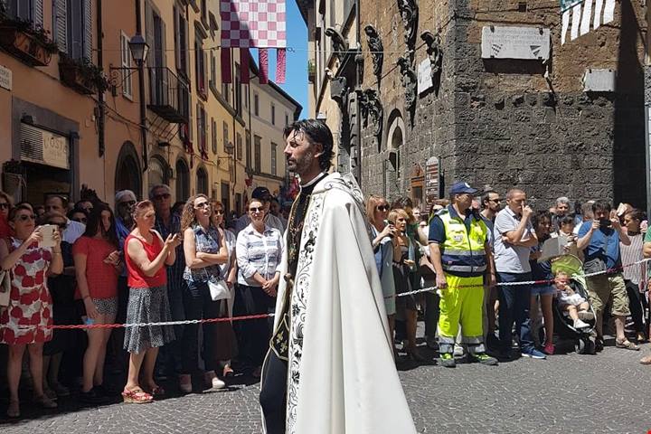 Orvieto: tra storia medievale e sapori del territorio, un Viaggio nell'Anima dell'Umbria con la magia del Corpus Domini (2 giugno, 2024)